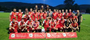 Gruppenbilder der Ü32- und Ü40-Mannschaft des FVE